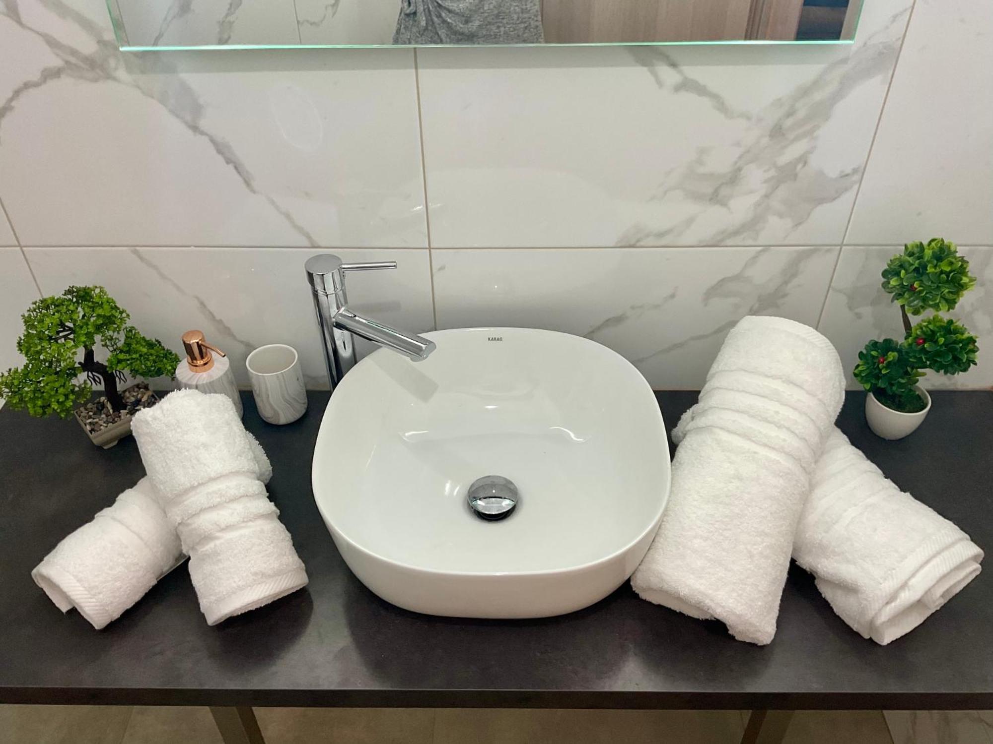 Compass Lofts Athens Apartment Ngoại thất bức ảnh