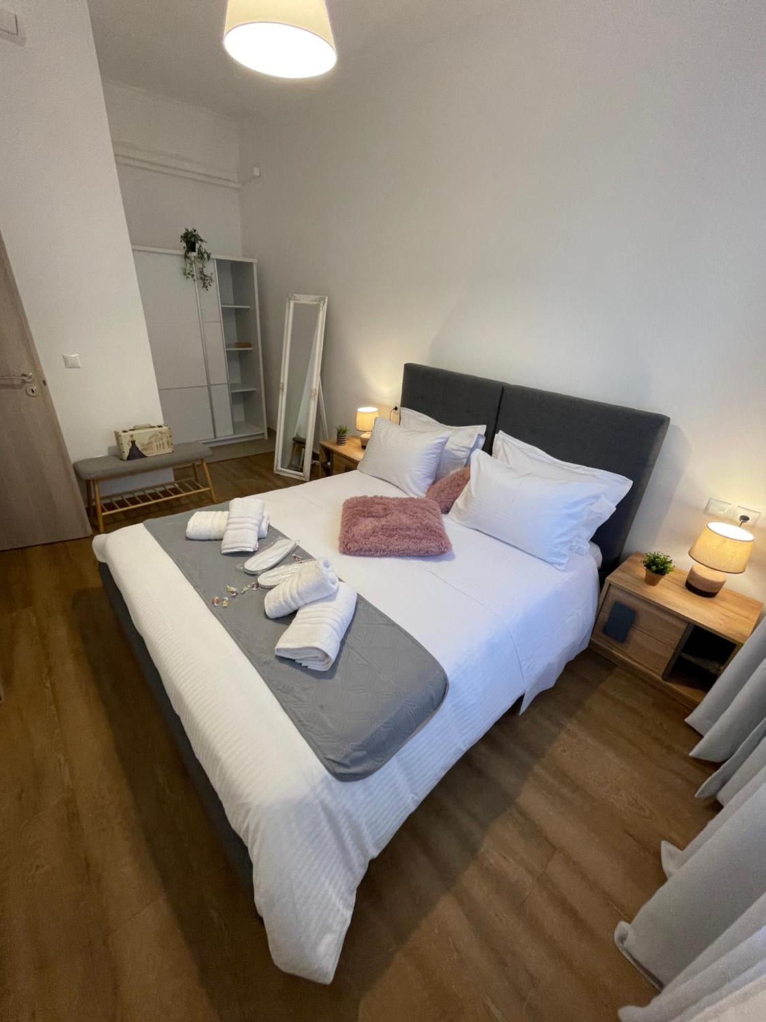 Compass Lofts Athens Apartment Ngoại thất bức ảnh