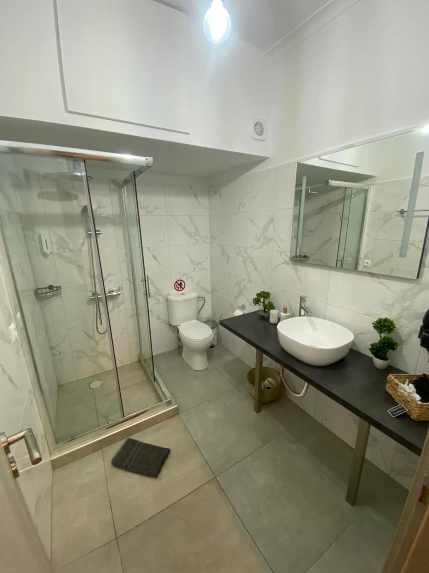 Compass Lofts Athens Apartment Ngoại thất bức ảnh