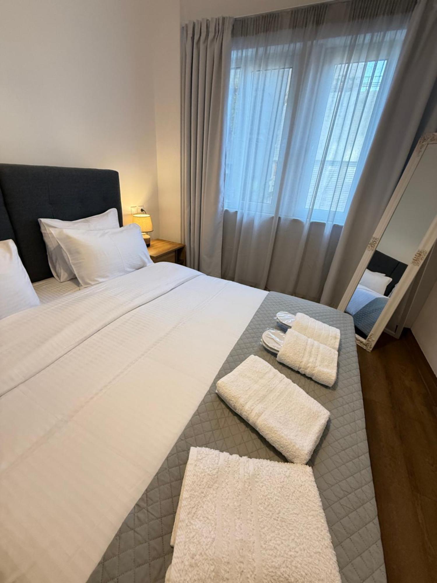 Compass Lofts Athens Apartment Ngoại thất bức ảnh