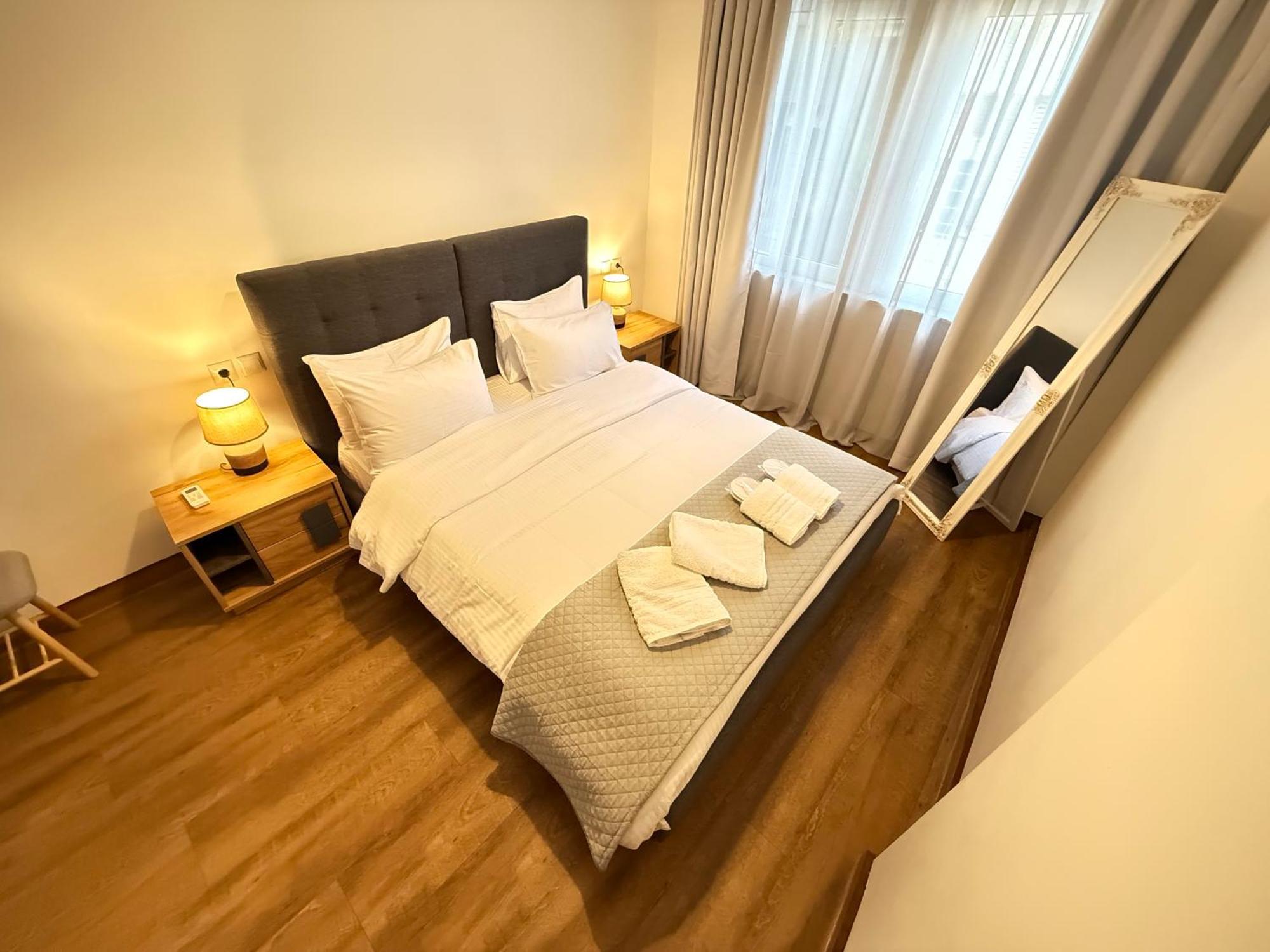 Compass Lofts Athens Apartment Ngoại thất bức ảnh